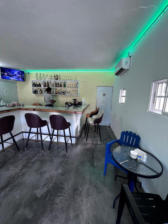 Sunrise Internet Cafe And Hotel Лас Терренас Экстерьер фото
